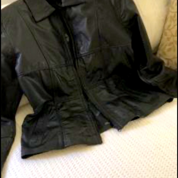 Beautiful women genuine leather jacket made in Colombia. very good condition - Picture 2 of 3
